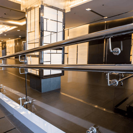RVS reiniger en polish - Voor het verwijderen van hardnekkige vervuiling en aanslag op roestvrijstaal, porselein, tegelwerk, geverfde metalen, plastic, formica en glas.